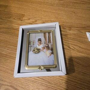 Elegant Gold Picture Frame